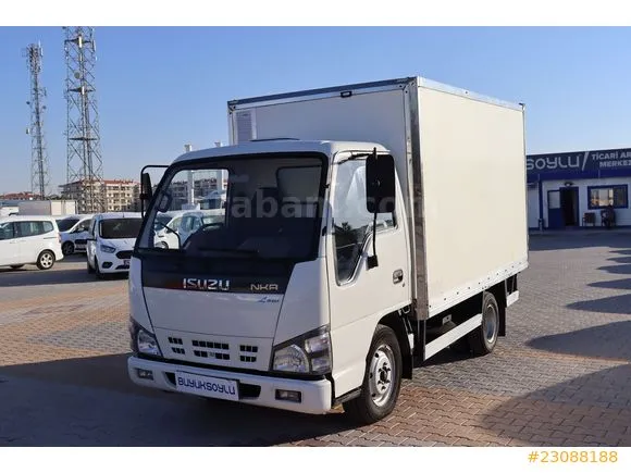 Isuzu NKR Low Image 1